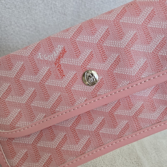 *Like New* Goyard Pink Pouch/Clutch Wallet - Signature Pattern - Picture 11 of 11